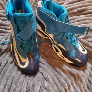 Nike 24 Ken Griffey shoes